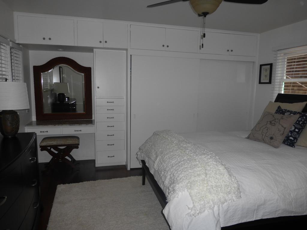 Redwood Hollow Cottages San Diego Room photo